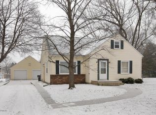 3060 Sunnycrest Dr, Kalamazoo, MI 49048