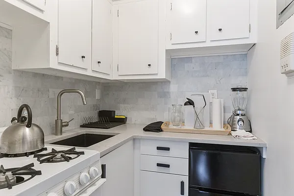 Rented by Corcoran | media 12