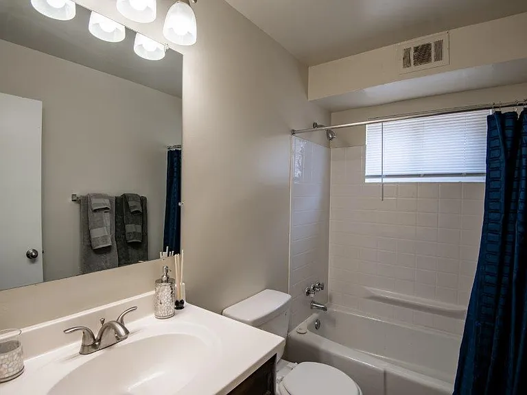 Glen Ridge Apartment Homes — Photo 10