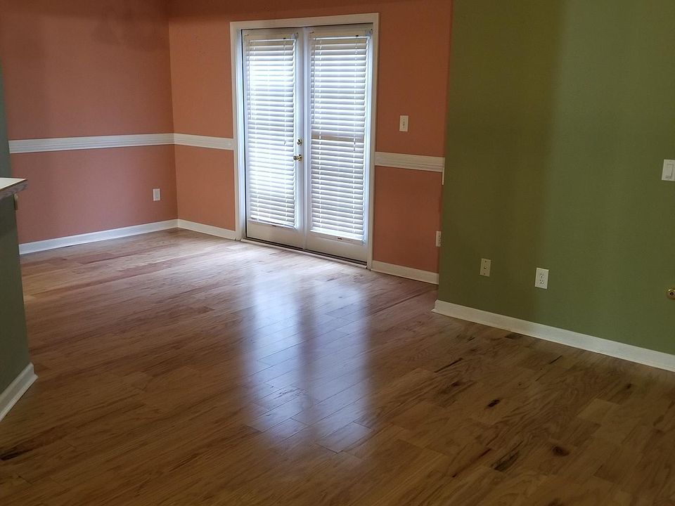 2nd image of 1093 Maria Dr