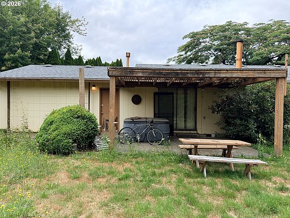 5th image of 2412 SW Indian Mary Ct