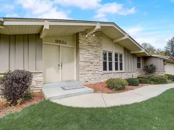 9924 West Conrad STREET, Hales Corners, WI 53130