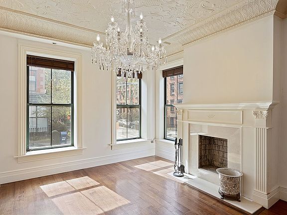 2nd image of 146 Hoyt St