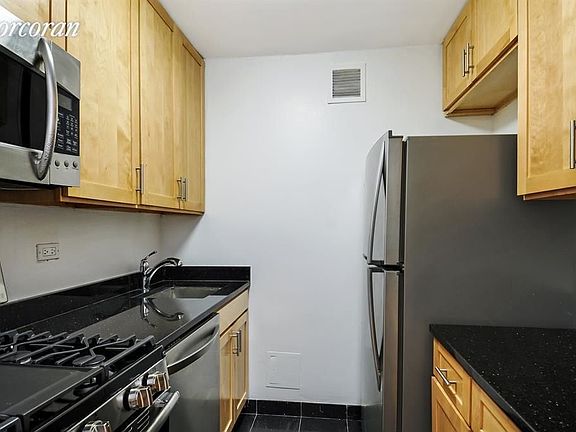 5th image of 330 E 38th St APT 52C