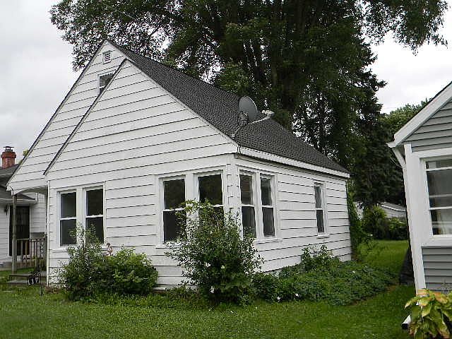1st image of 117 E Willow Dr