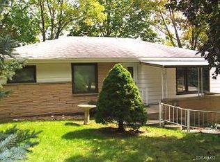 1080 Tower Hill Dr, Brookfield, WI 53045