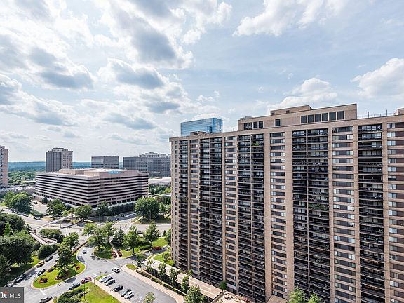 3rd image of 3701 S George Mason Dr Unit 1104N