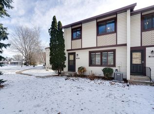 13610 Heather Hills Dr, Burnsville, MN 55337