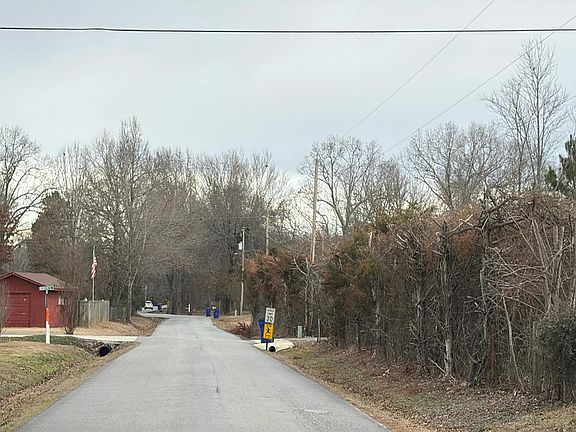 4th image of 50 Linder Rd