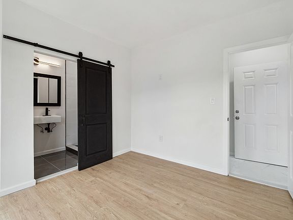 2nd image of 165 Garden Ave APT 3
