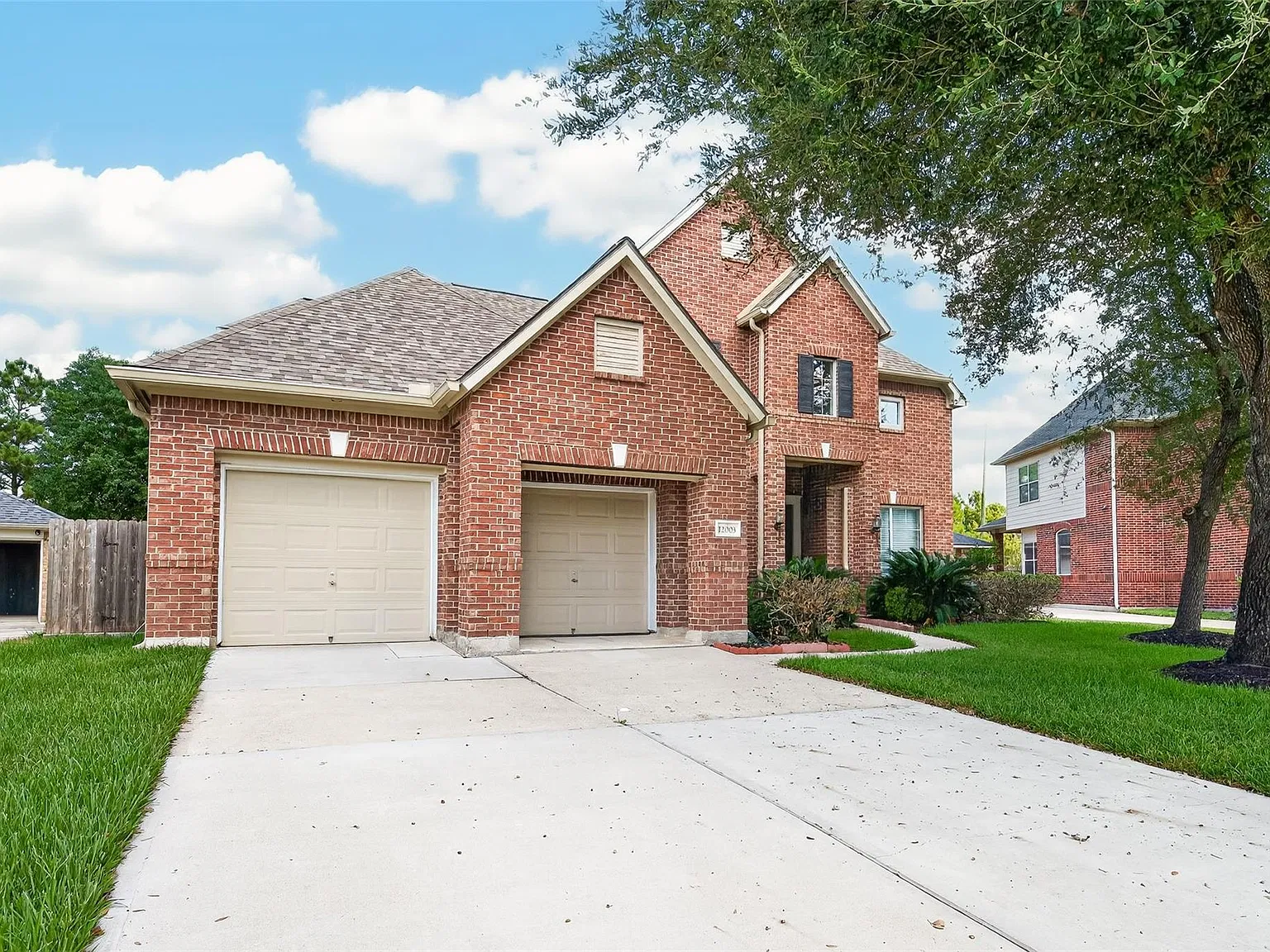 5 bed, 4.0 bath, 3181 sqft, $3,050 — Photo 2
