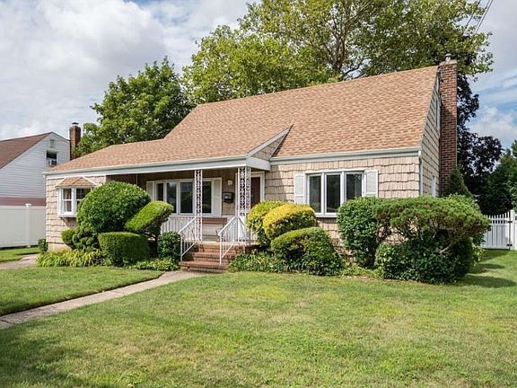 3rd image of 53 Oakwood Ave