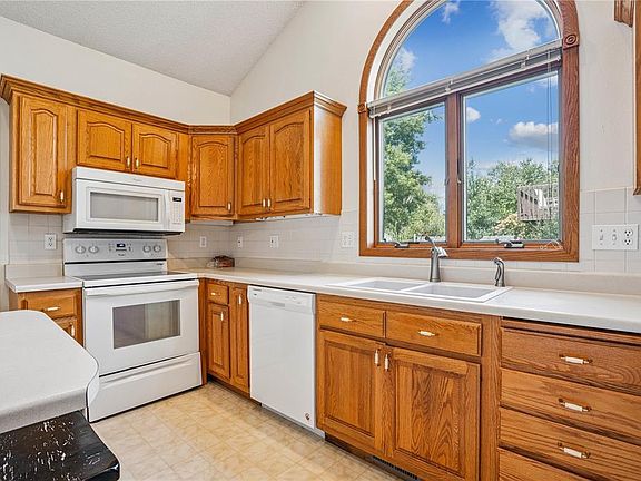 2nd image of 513 Sugar Creek Ln