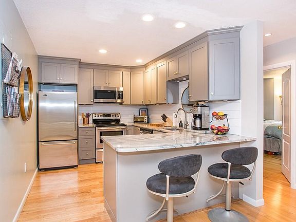 3rd image of 100 Marina Dr APT 103