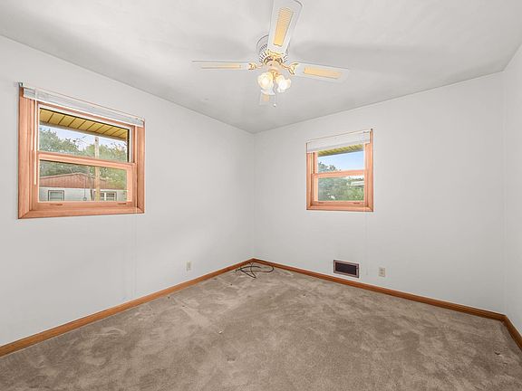 18th image of 3042 Huffman Blvd