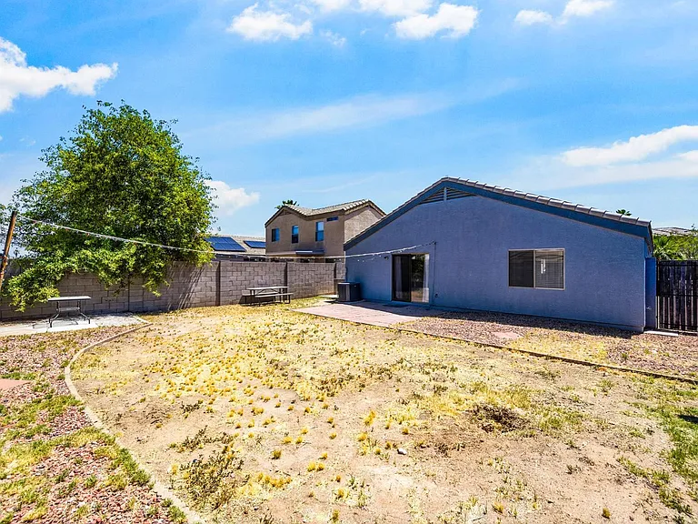 12418 W Windrose Dr — Photo 21