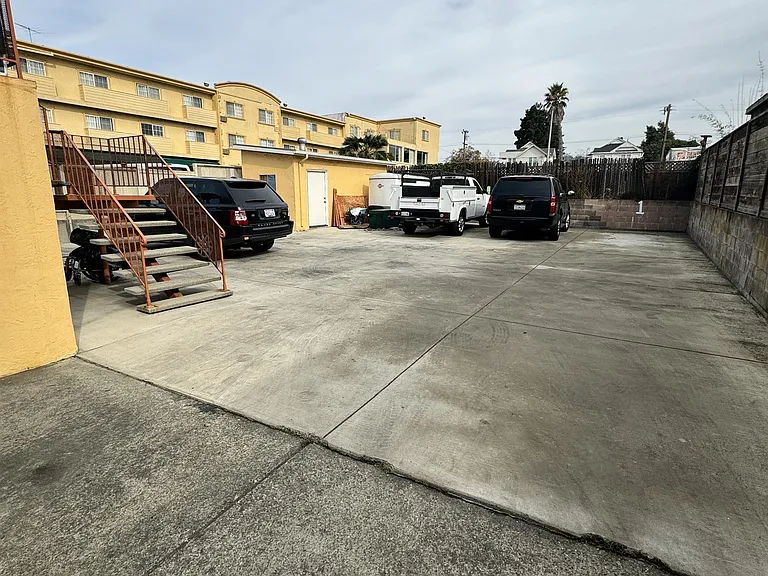 2019 7th St — Photo 9