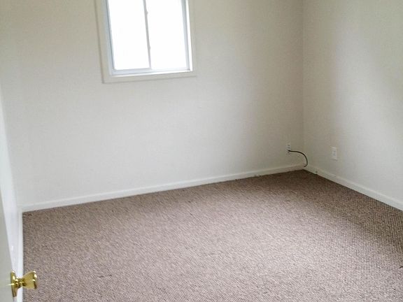 3rd image of 32131 Genessee St