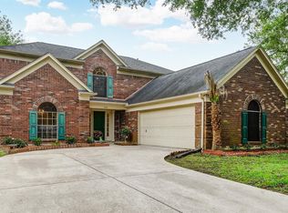 3915 Cedarwood Dr, Pearland, TX 77584