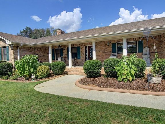 3rd image of 1112 Wallington Ct NW
