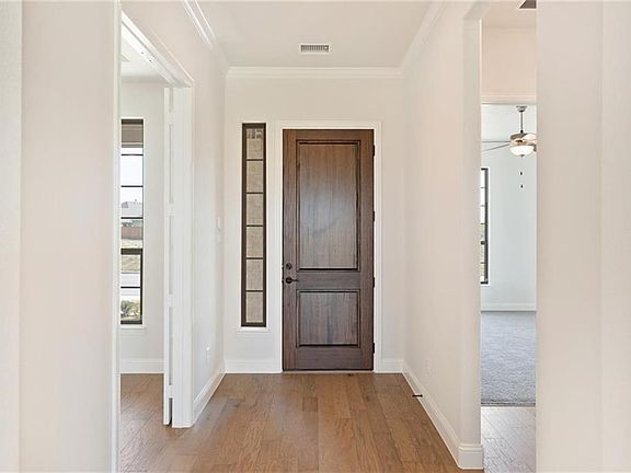3rd image of 3103 Northshoe Dr