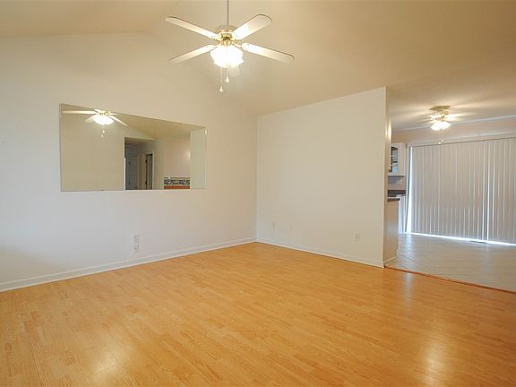 4th image of 766 Crab Apple Ln SE