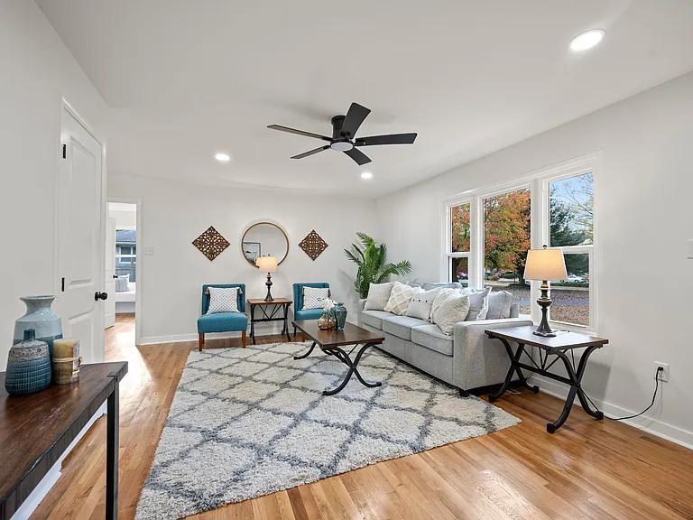 304 Hadaway Dr — Photo 8