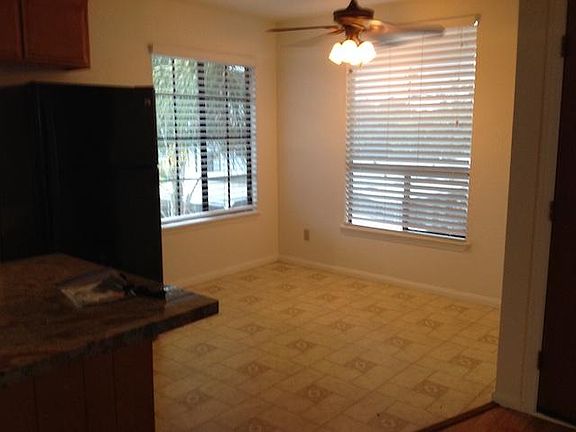 SPACIOUS AIR AND BRIGHT DINING AREA