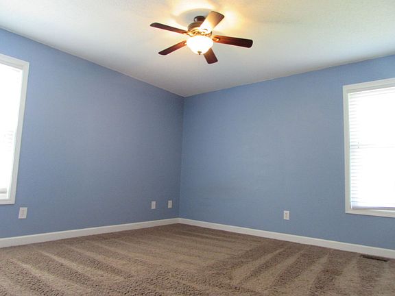 4th image of 371 West Ave