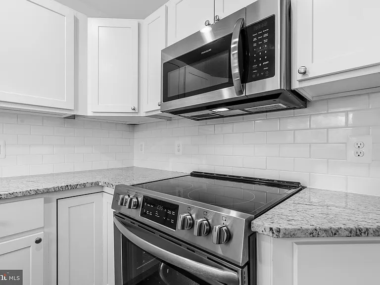 12712 Grosstown Rd — Photo 9