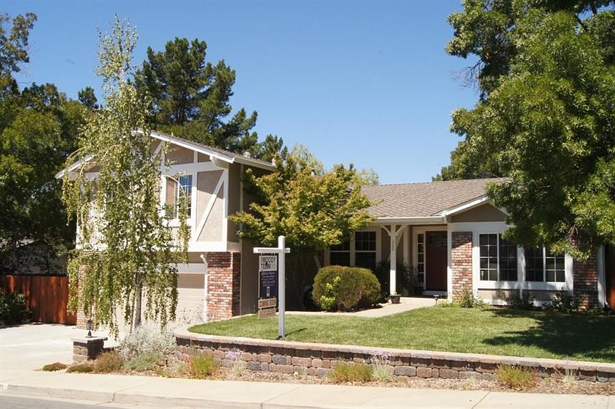 1st image of 408 Grenache Cir