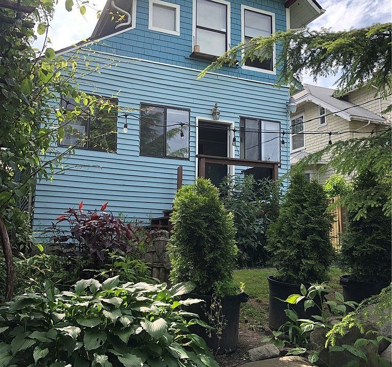 1st image of 1213 S Ainsworth Ave