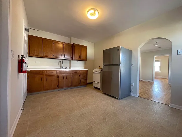 200 N 7th Ave #3 — Photo 3