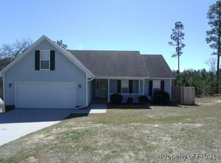 527 Northwoods Dr, Raeford, NC 28376