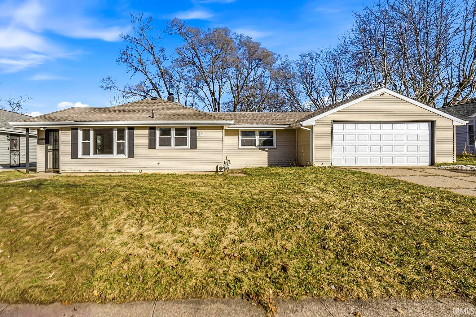 1734 N Elmer St photo 1