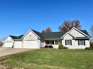 3 Lee Ln, Vandalia, MO 63382