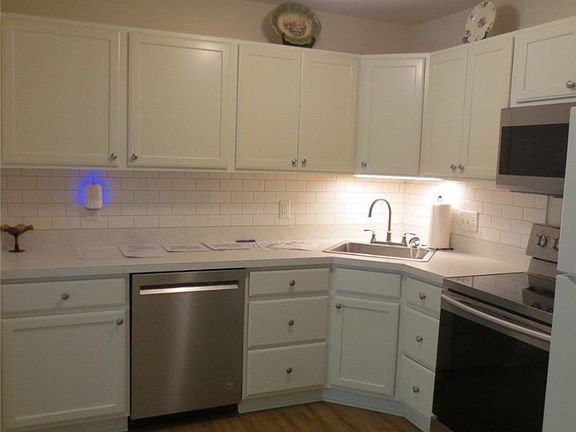 4th image of 696 Crownwood Ct