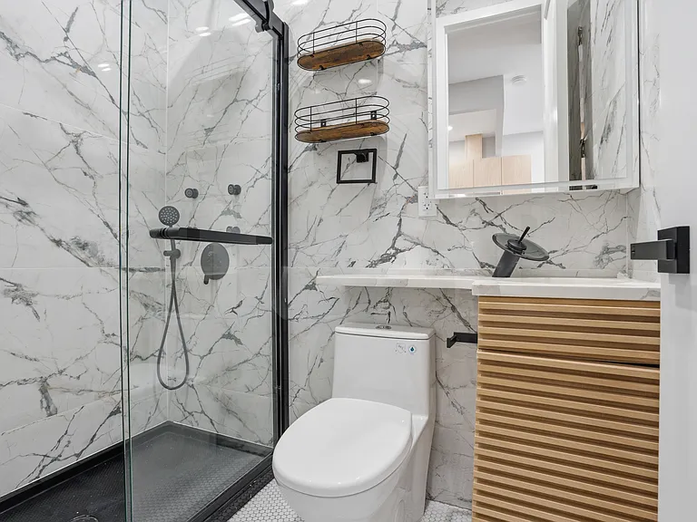 356 E 8th St #Penthouse 3 — Photo 10