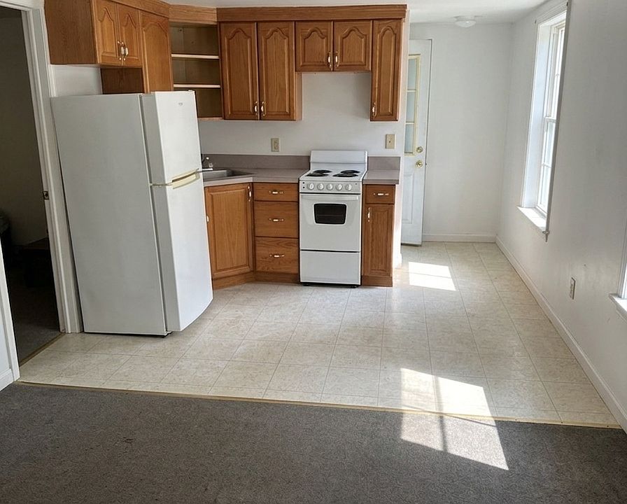 2nd image of 99 Clark St #4