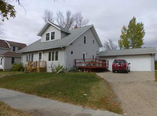 818 W 5th St, Madison, MN 56256