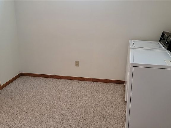 4th image of 212 Woodland Dr