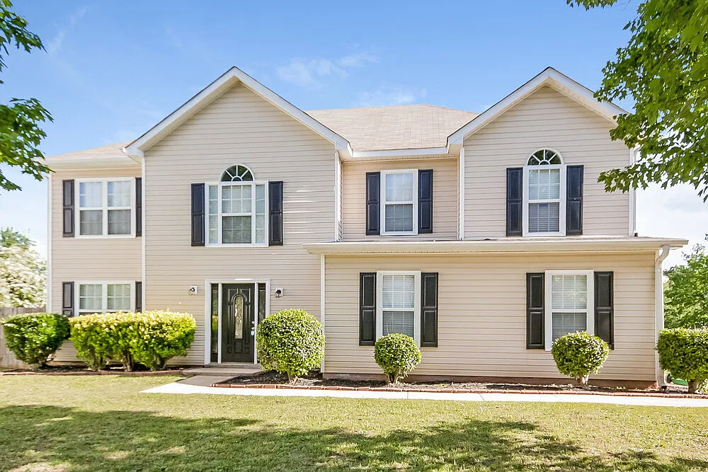 4 bed, 2.5 bath, 2228 sqft, $2,295 — Photo 1