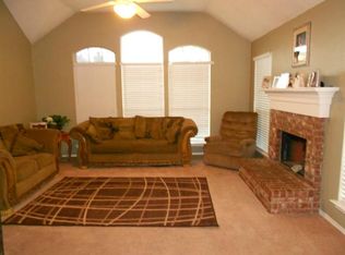1309 Pelham Ln, Lewisville, TX 75077