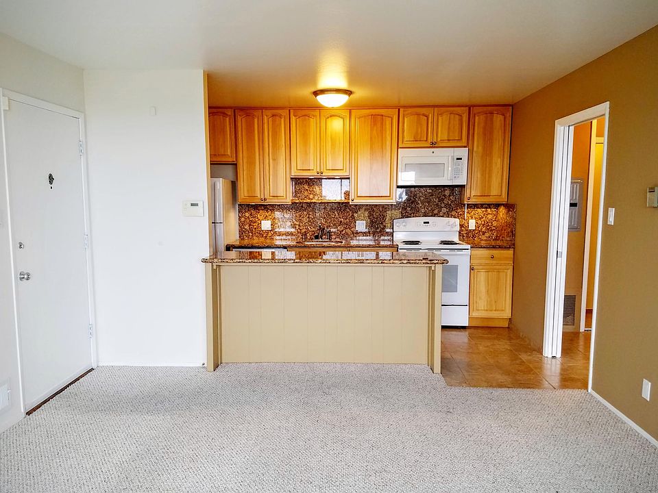 1st image of 350 Glenview Dr APT 1