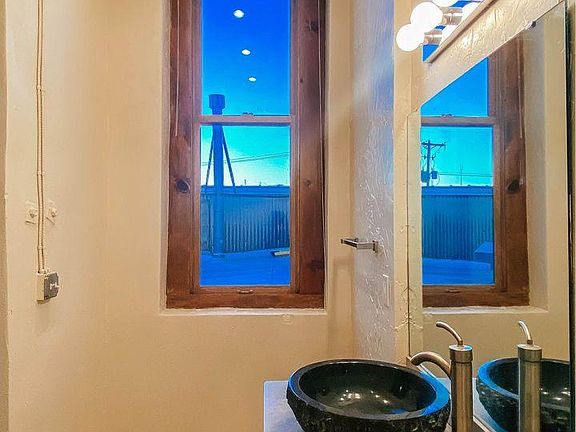 4th image of 209 W McDaniel St APT 207