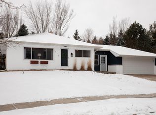 510 Meadowlark Ct, West Bend, WI 53090