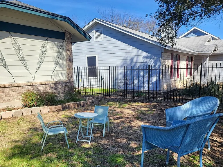 1405 Texas Oak Way — Photo 10