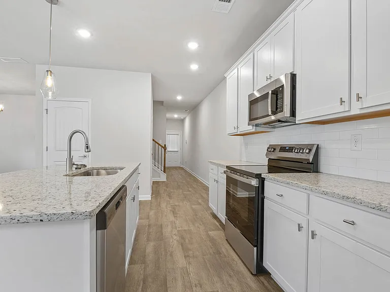3640 Parkway James Dr — Photo 6