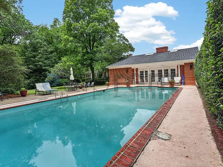 615 Pinecrest Dr — Photo 6