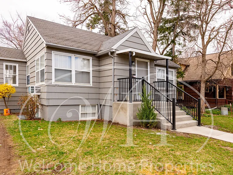 228 SE 6th St — Photo 3